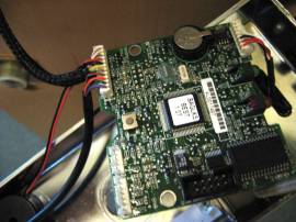 The PCB inside the door lock, featuring four magic ICs. I probably lost power at this stage.